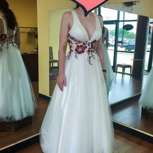 Dave & Johnny White Formal or Prom Gown